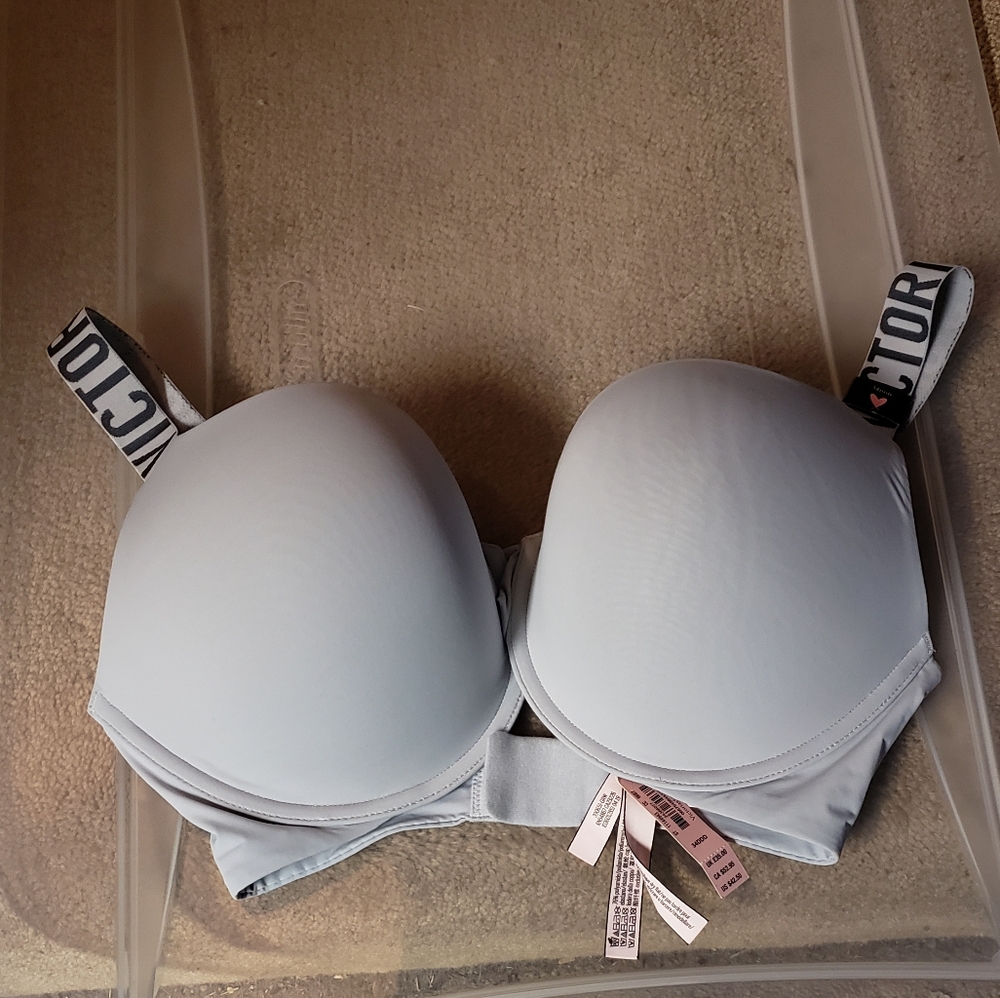 Brand new Victoria secret bra 34DDD
